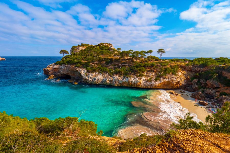 Calas de Mallorca Car Hire: Explore Mallorca's Hidden Coves
